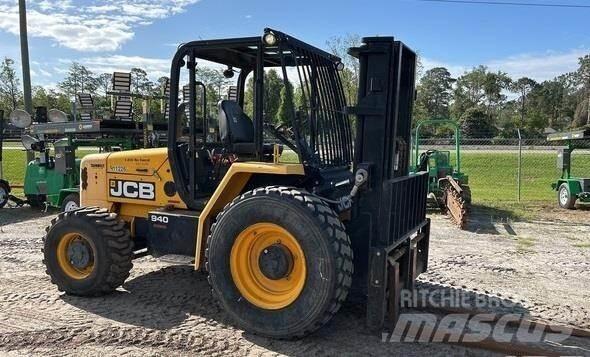 JCB 940 Камиони за херавни местности