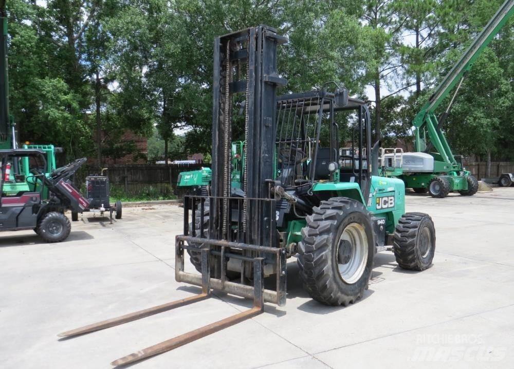JCB 940 Камиони за херавни местности