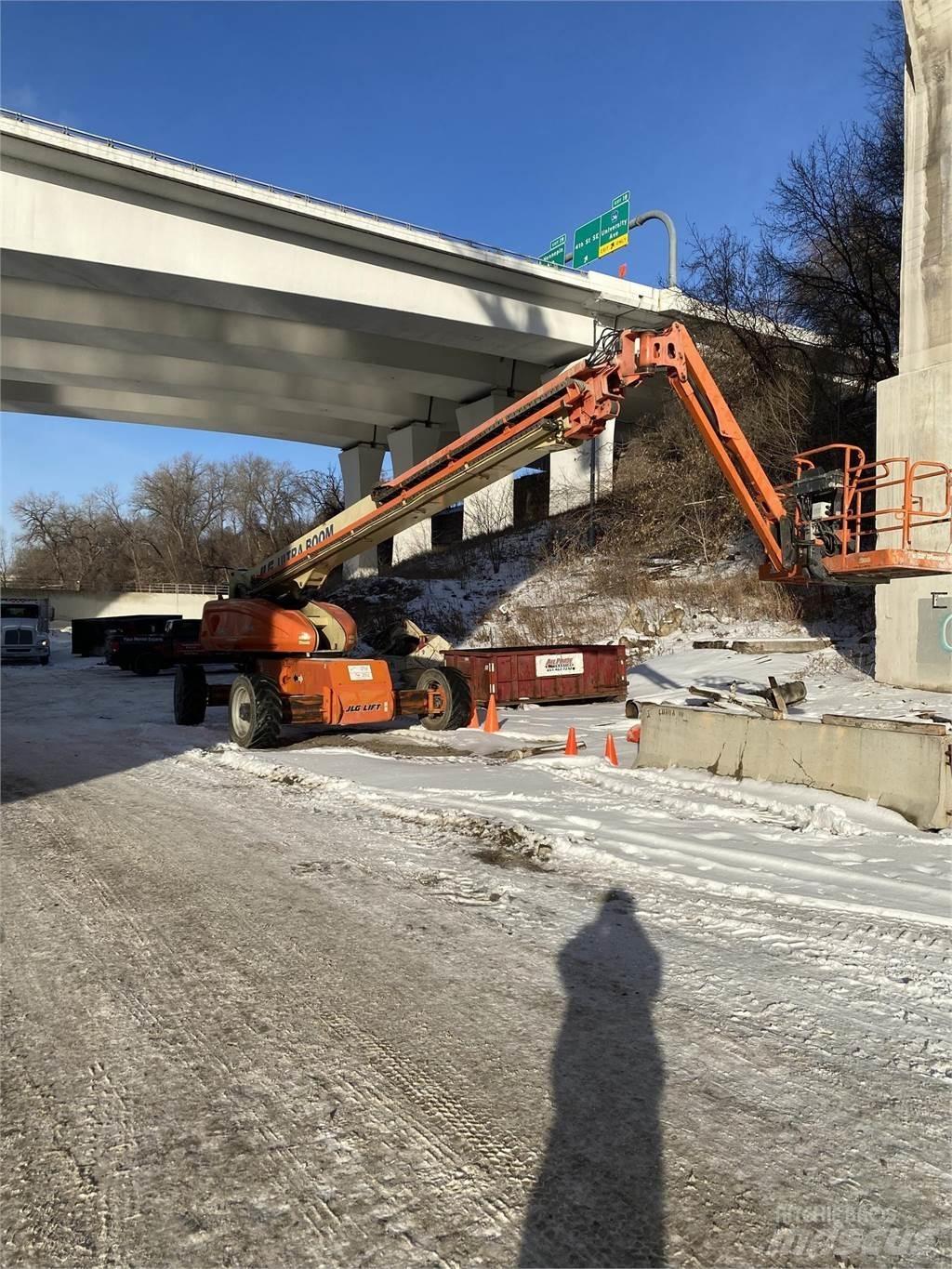 JLG 1350SJP Телескопични повдигачи
