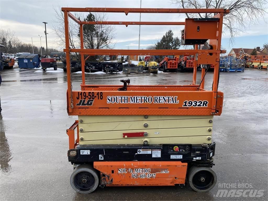 JLG 1932R Ножични работни платформи