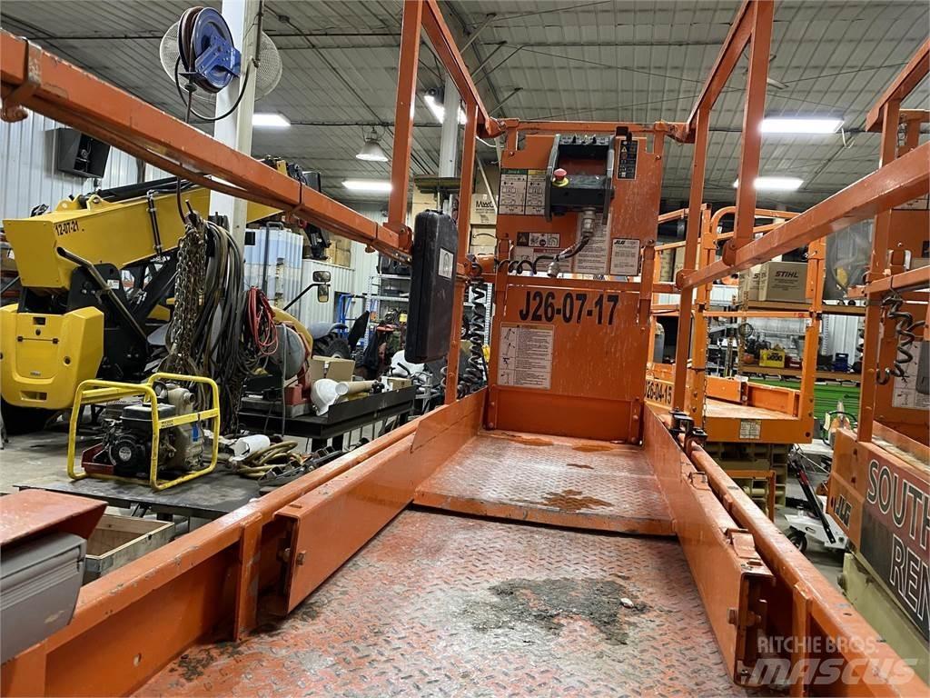 JLG 2632ES Ножични работни платформи
