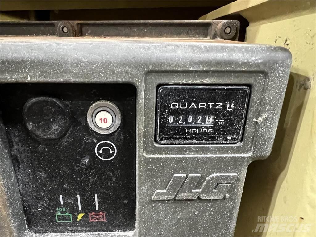 JLG 2632ES Ножични работни платформи