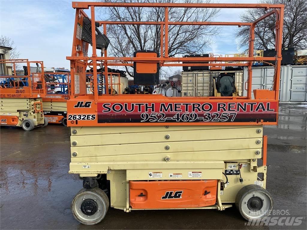 JLG 2632ES Ножични работни платформи