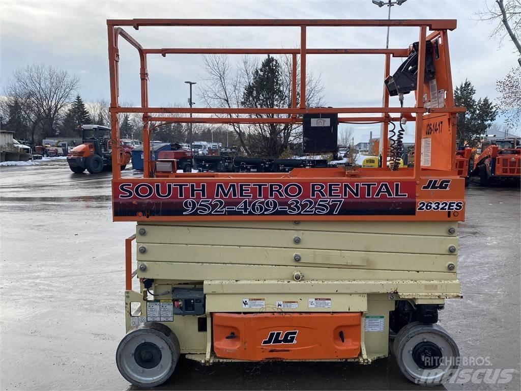 JLG 2632ES Ножични работни платформи