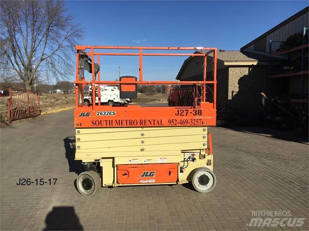 JLG 2632ES Ножични работни платформи