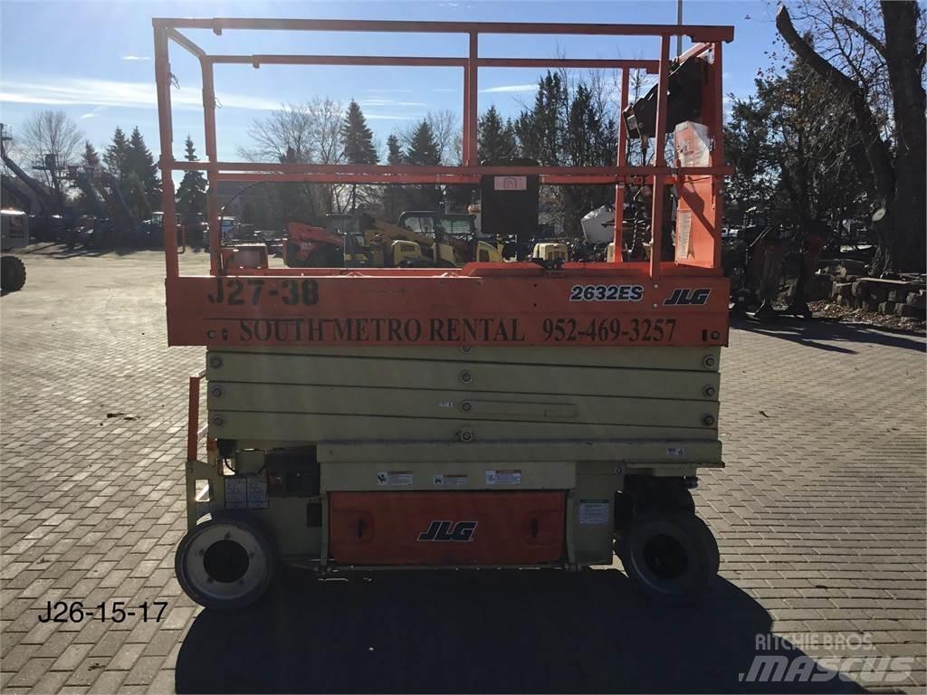 JLG 2632ES Ножични работни платформи