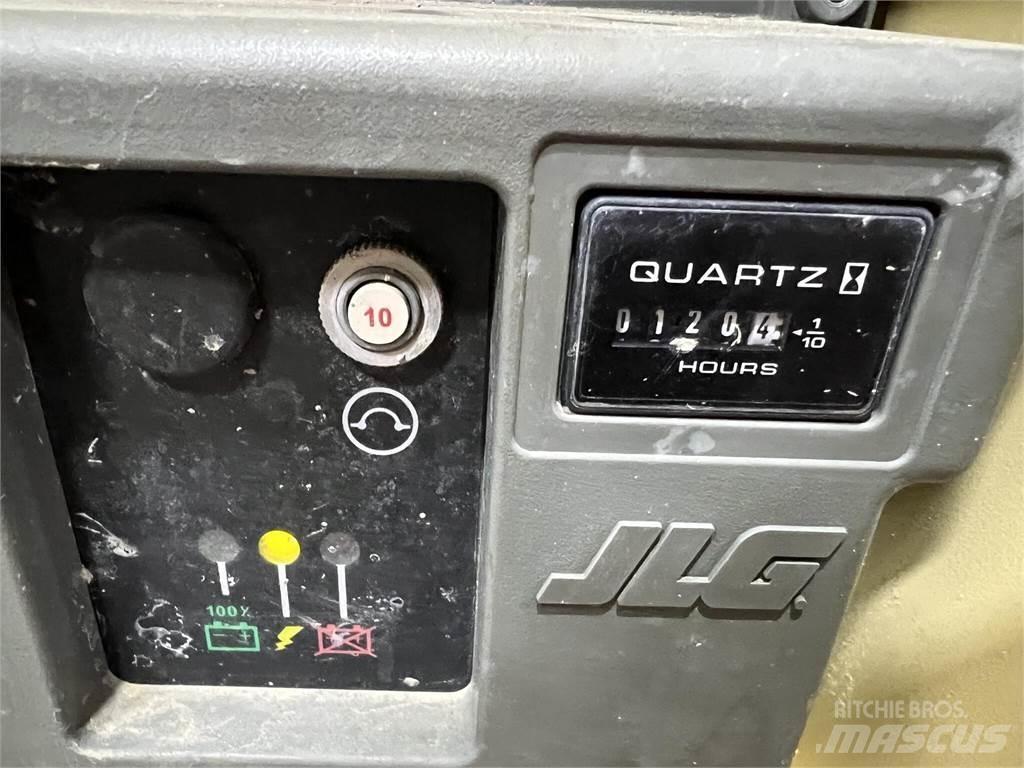 JLG 2632ES Ножични работни платформи