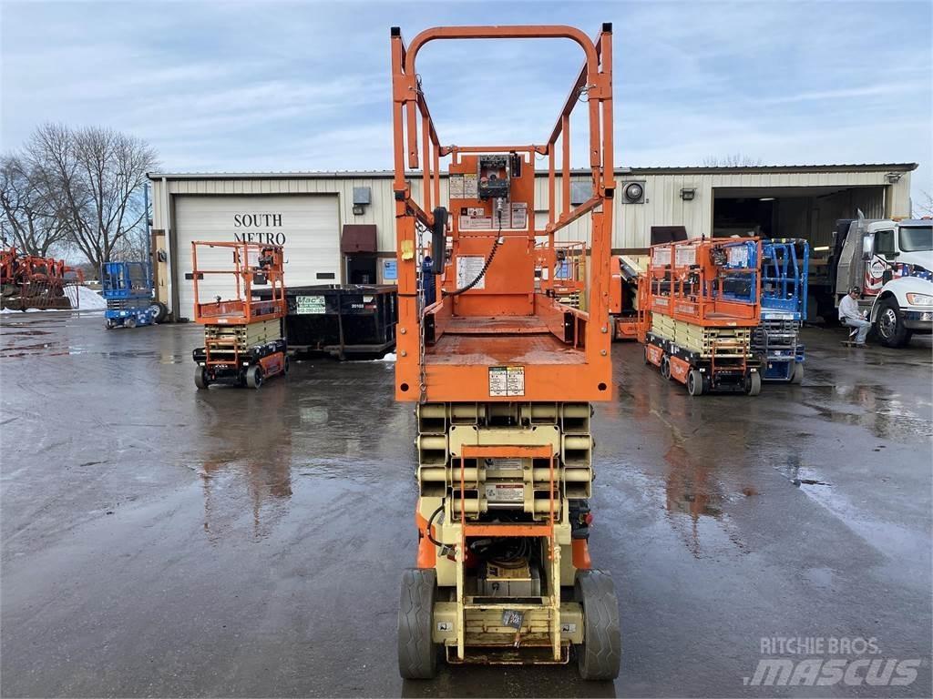 JLG 2632ES Ножични работни платформи