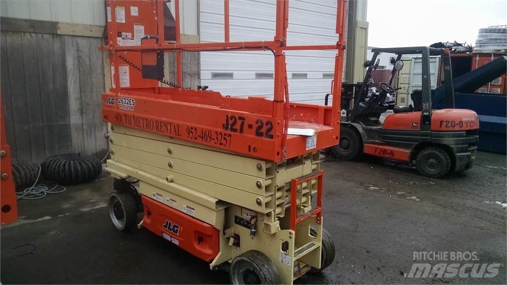 JLG 2632ES Ножични работни платформи
