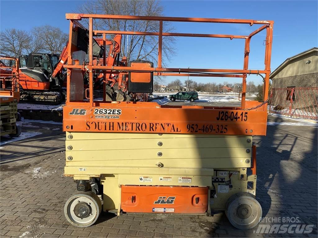 JLG 2632ES Ножични работни платформи