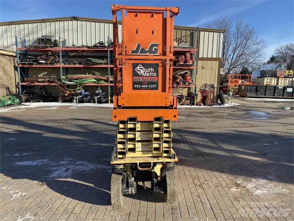 JLG 2632ES Ножични работни платформи