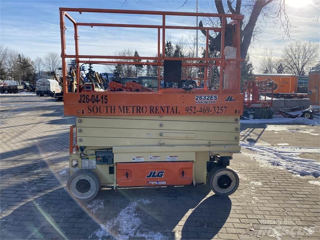JLG 2632ES Ножични работни платформи