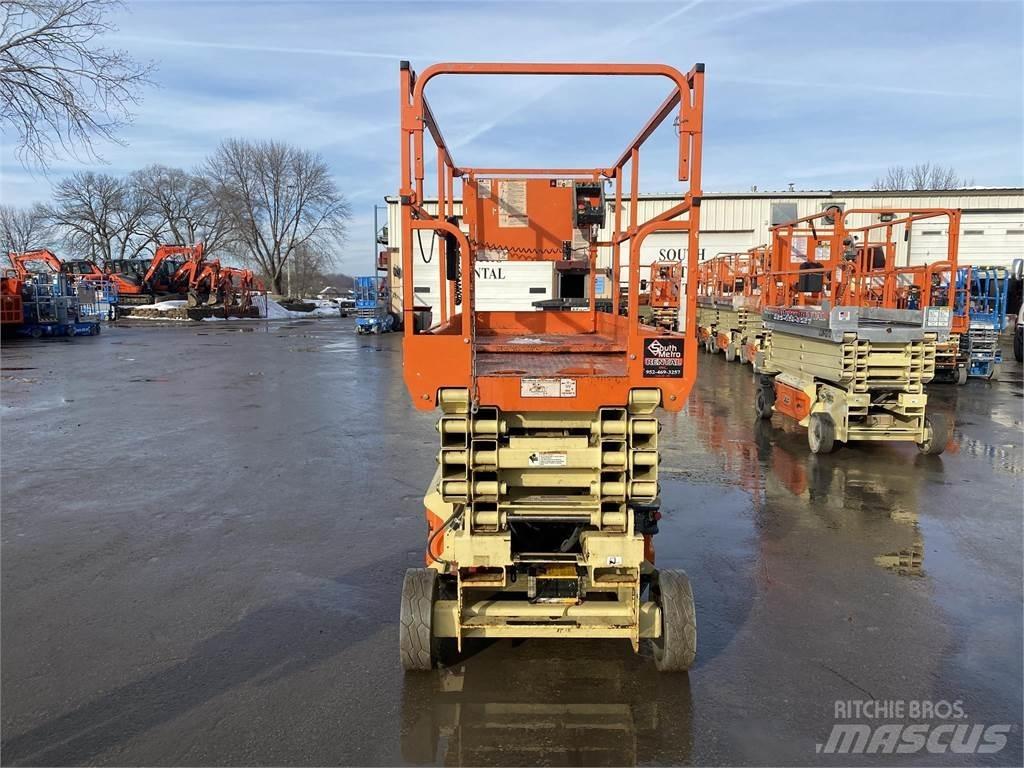 JLG 2646ES Ножични работни платформи