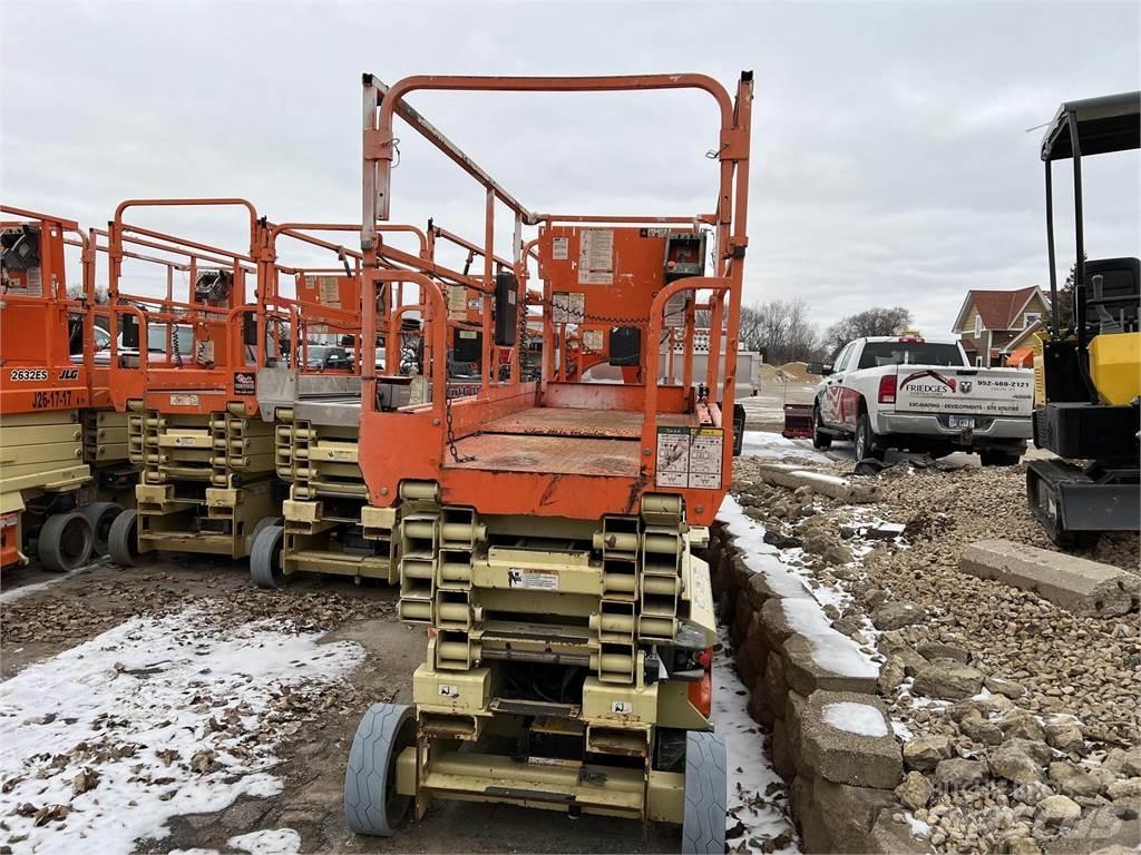 JLG 3246ES Ножични работни платформи