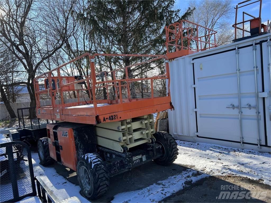 JLG 330LRT Ножични работни платформи