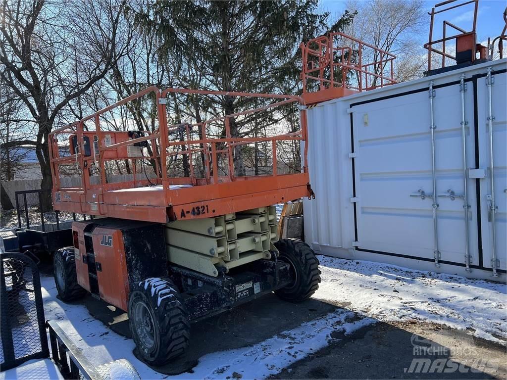 JLG 330LRT Ножични работни платформи