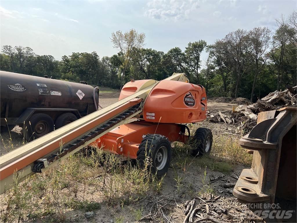 JLG 400S Телескопични повдигачи
