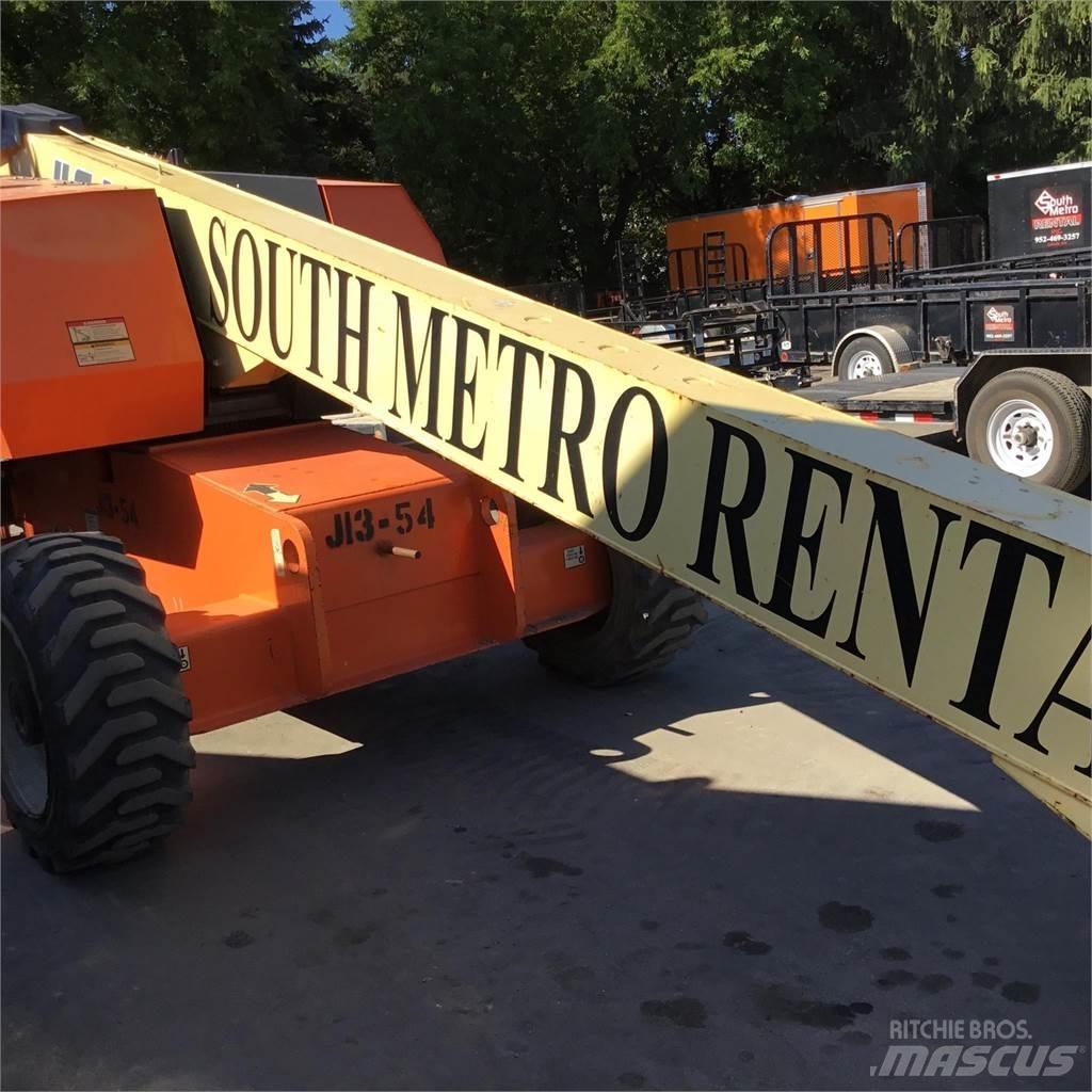 JLG 600S Телескопични повдигачи
