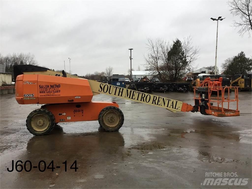 JLG 600S Телескопични повдигачи
