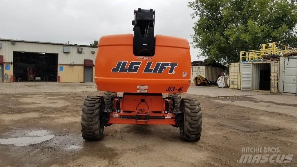 JLG 600S Телескопични повдигачи
