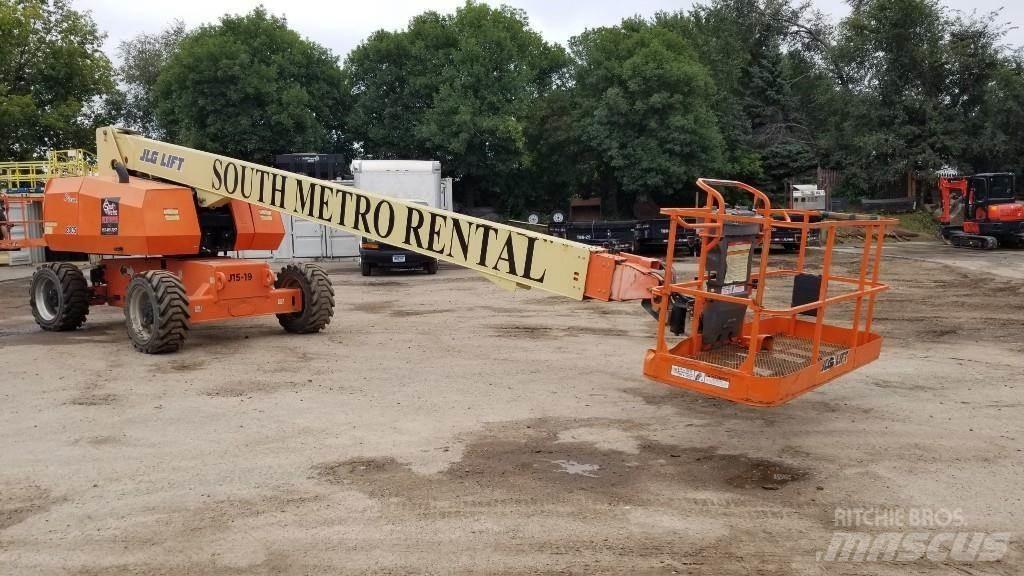 JLG 800S Телескопични повдигачи

