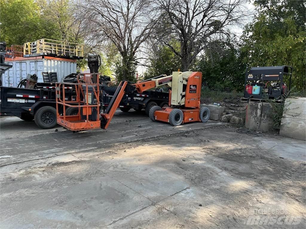 JLG E300AJP Съчленени стрелови подемници