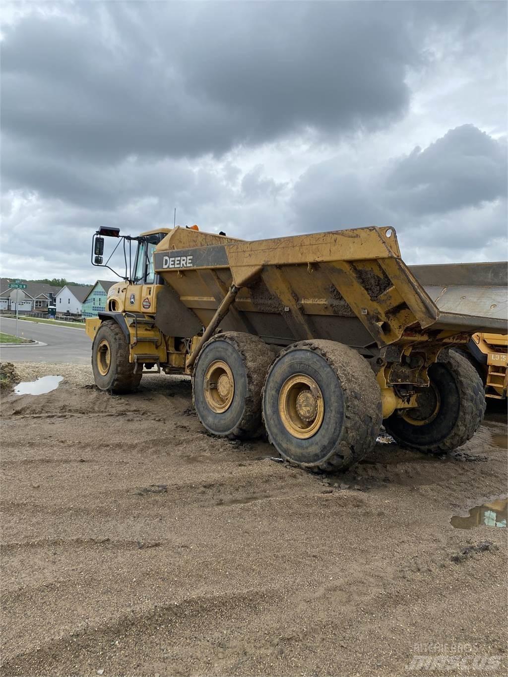 John Deere 300D Дъмпери/моторни превозни средства