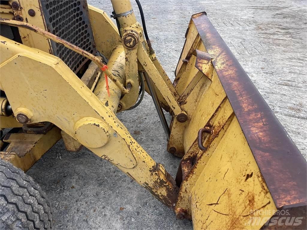 John Deere 310D Товарач със заден ексватор