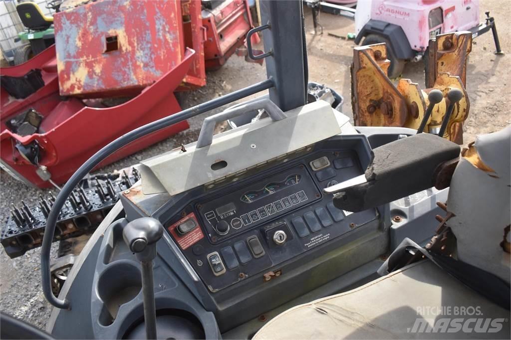 John Deere 310G Товарач със заден ексватор