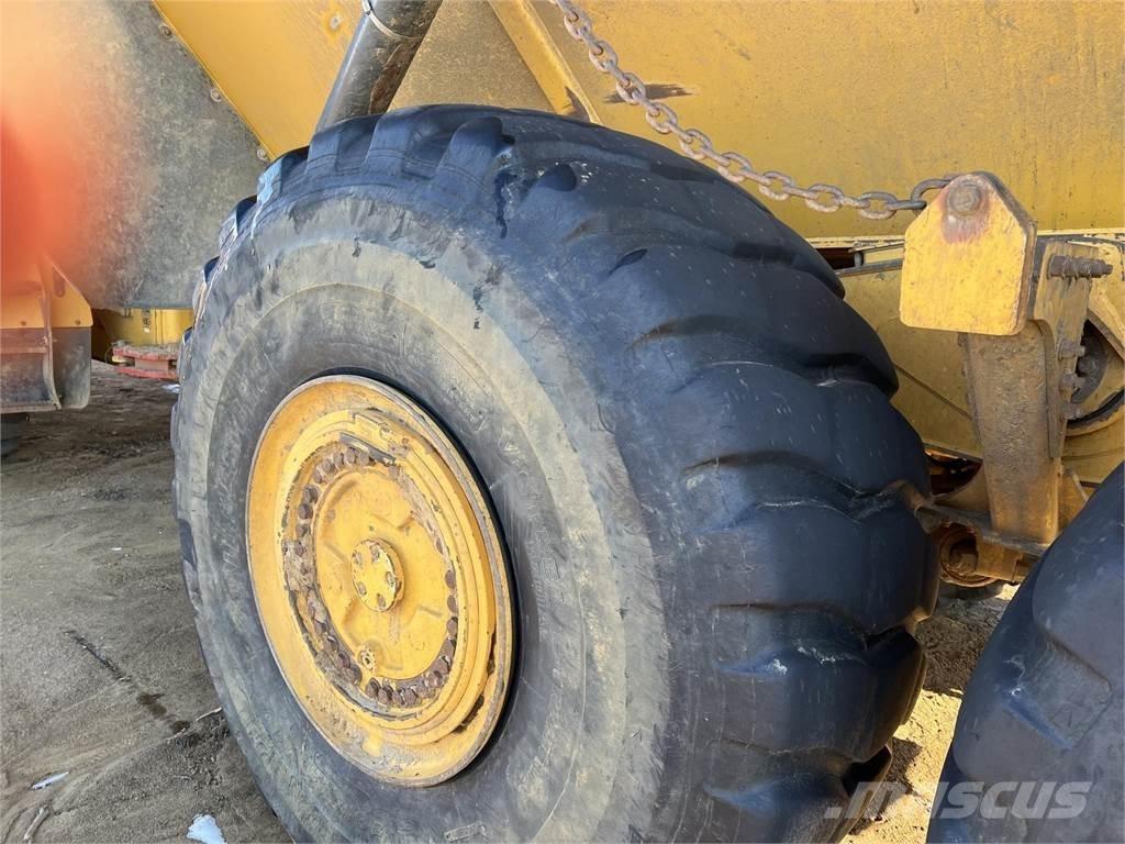 John Deere 460E Дъмпери/моторни превозни средства
