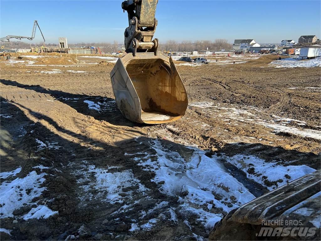 John Deere 470G LC Верижен екскаватор