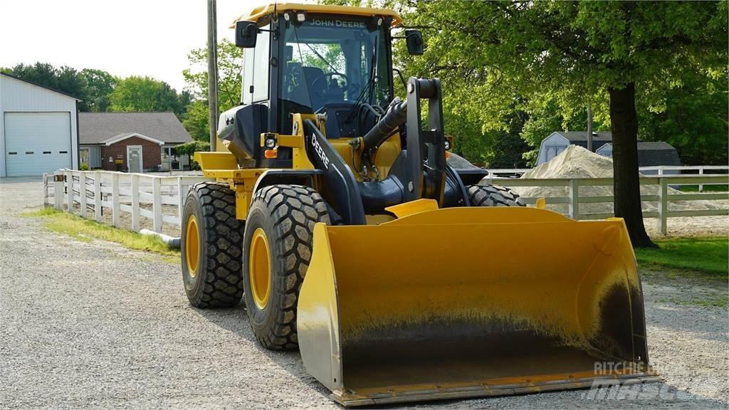 John Deere 524P Колесни товарачи