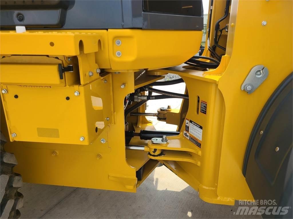 John Deere 544P Колесни товарачи