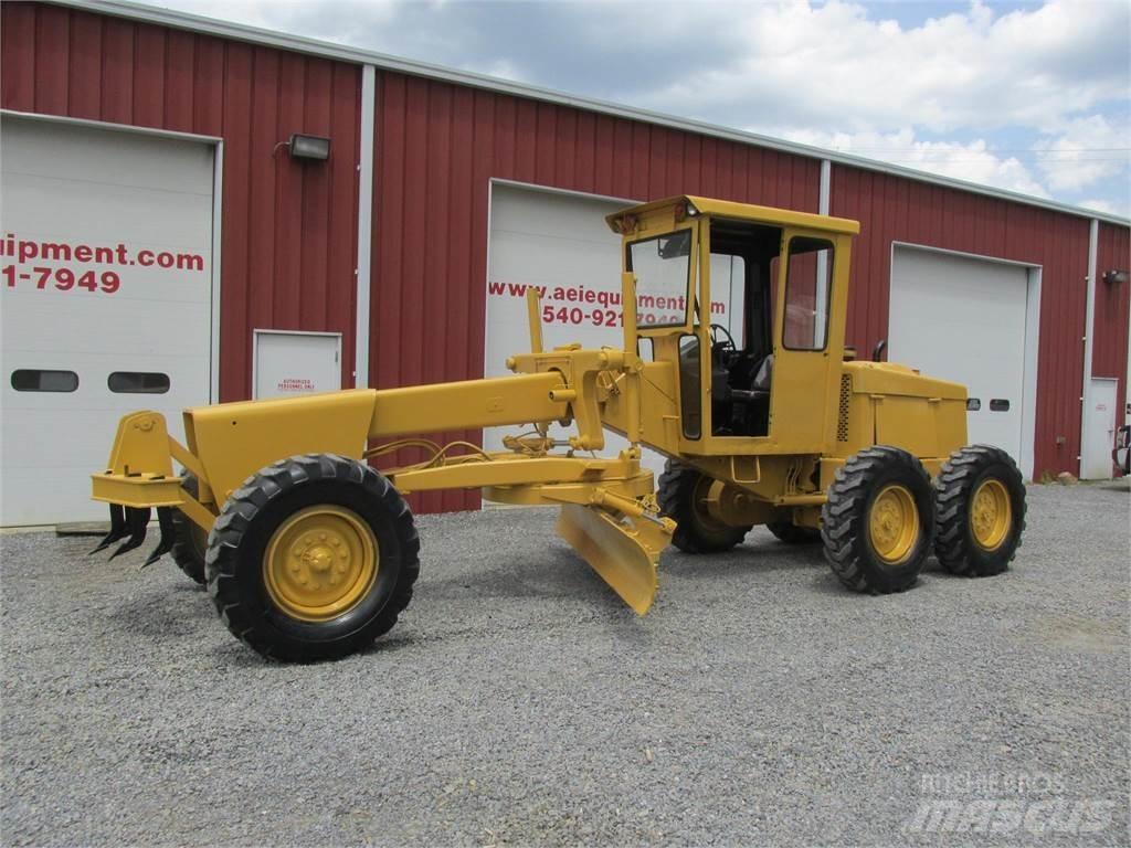 John Deere 570 Грейдери