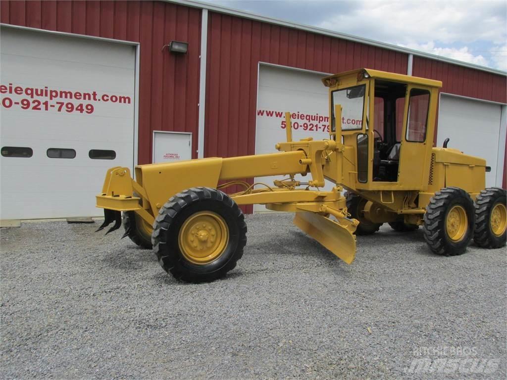 John Deere 570 Грейдери