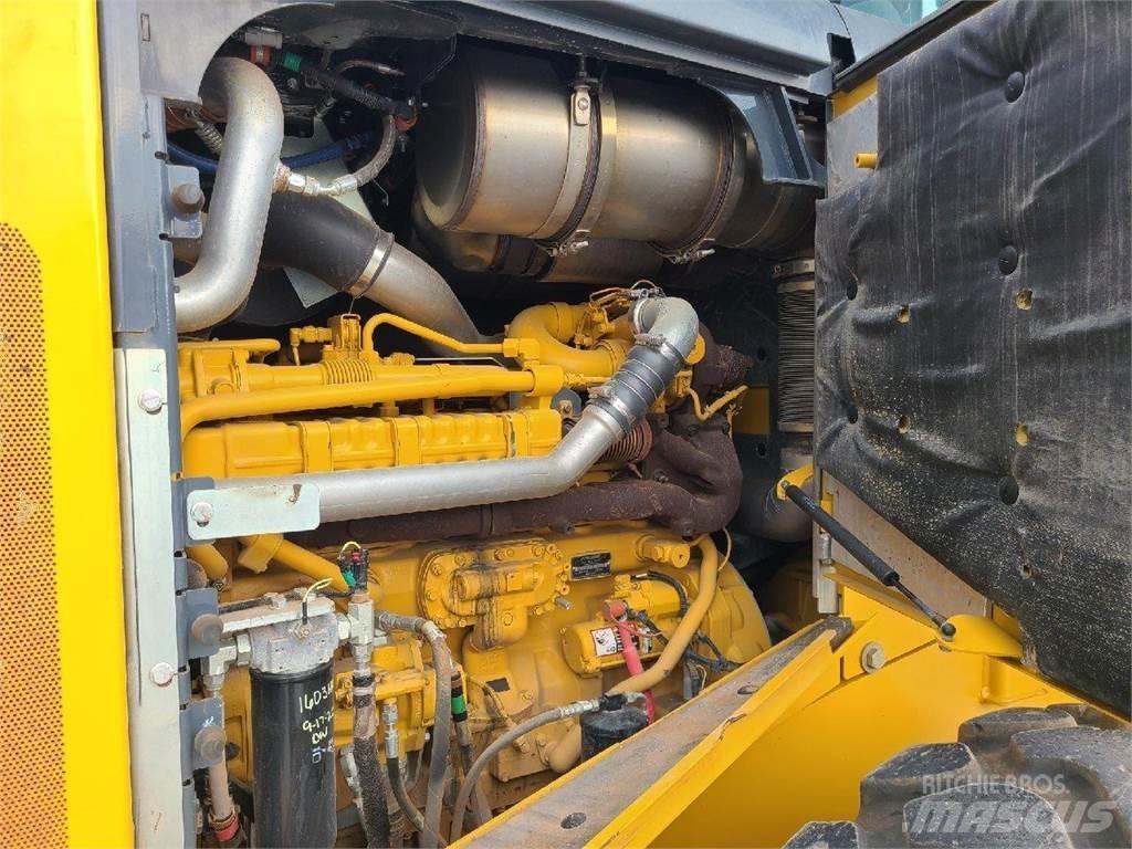 John Deere 644K Колесни товарачи