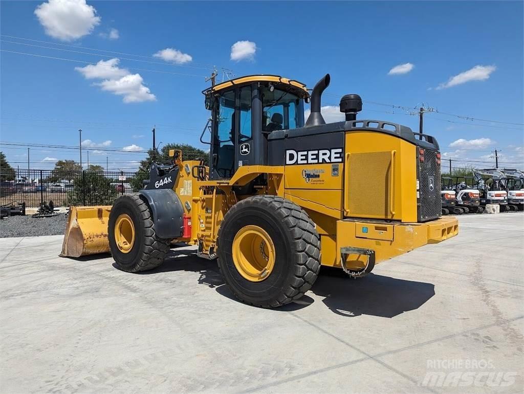John Deere 644K Колесни товарачи