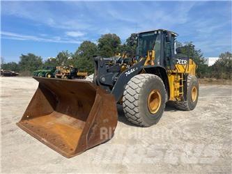 John Deere 744K Колесни товарачи