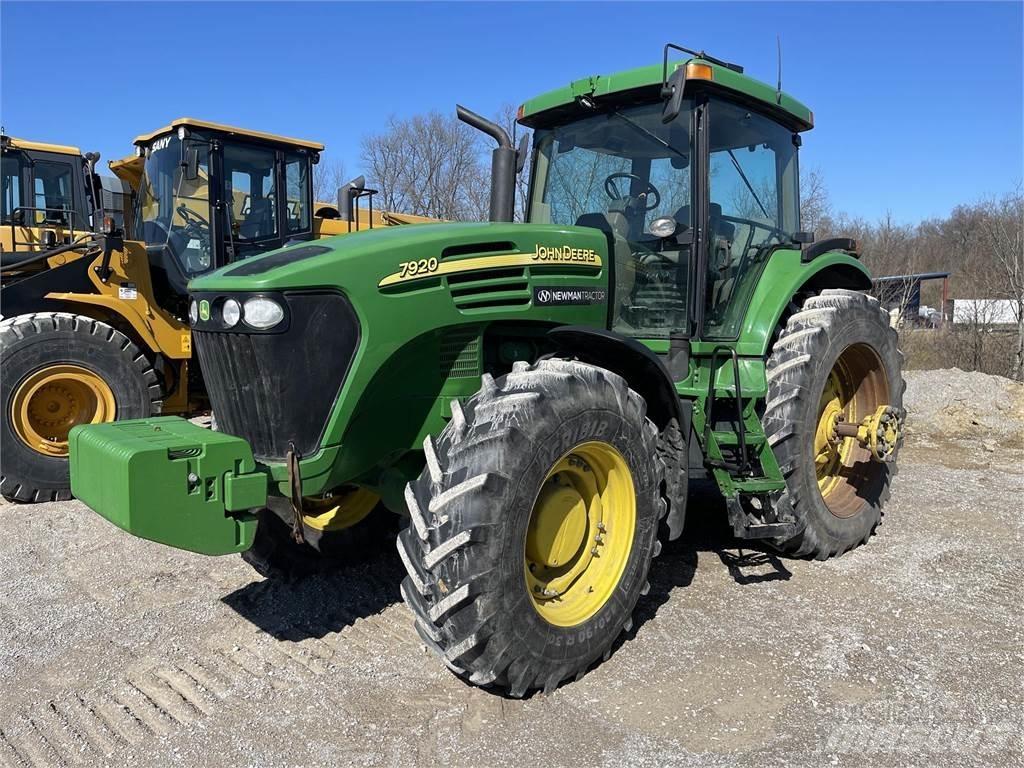 John Deere 7920 Трактори