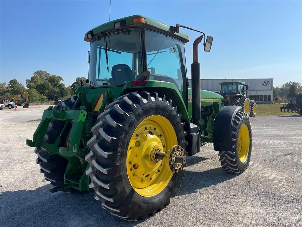 John Deere 8200 Трактори