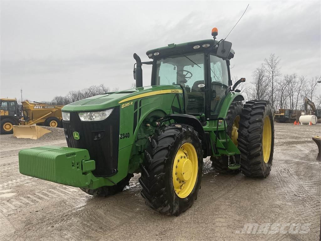 John Deere 8310R Трактори