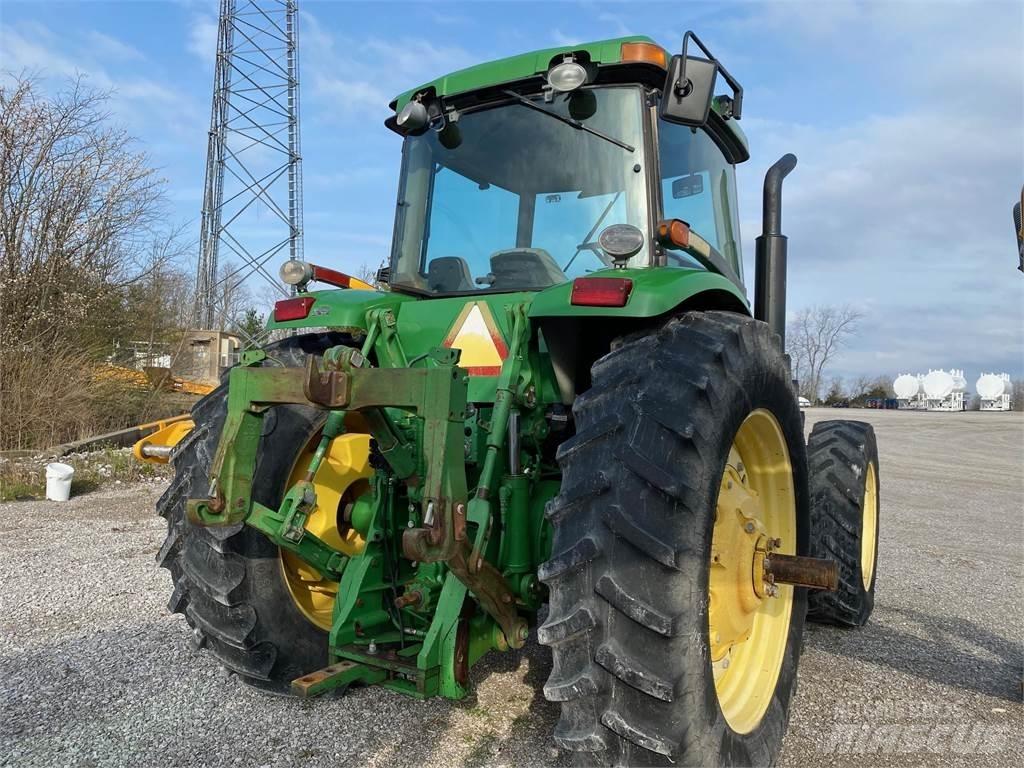 John Deere 8320 Трактори