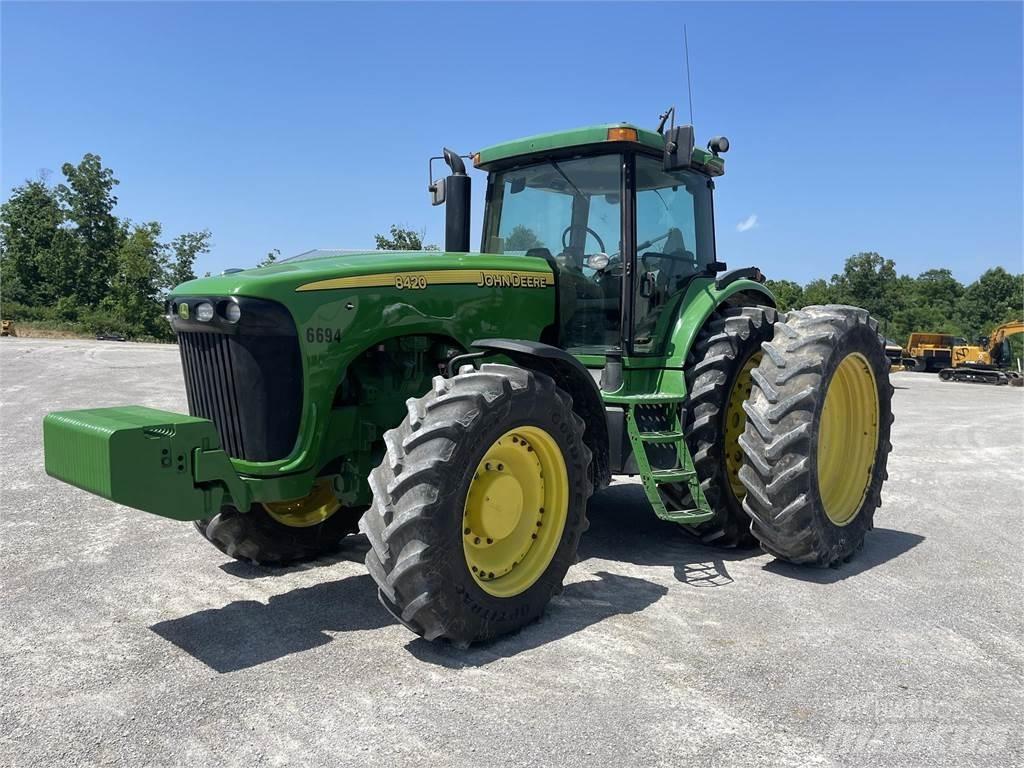 John Deere 8420 Трактори