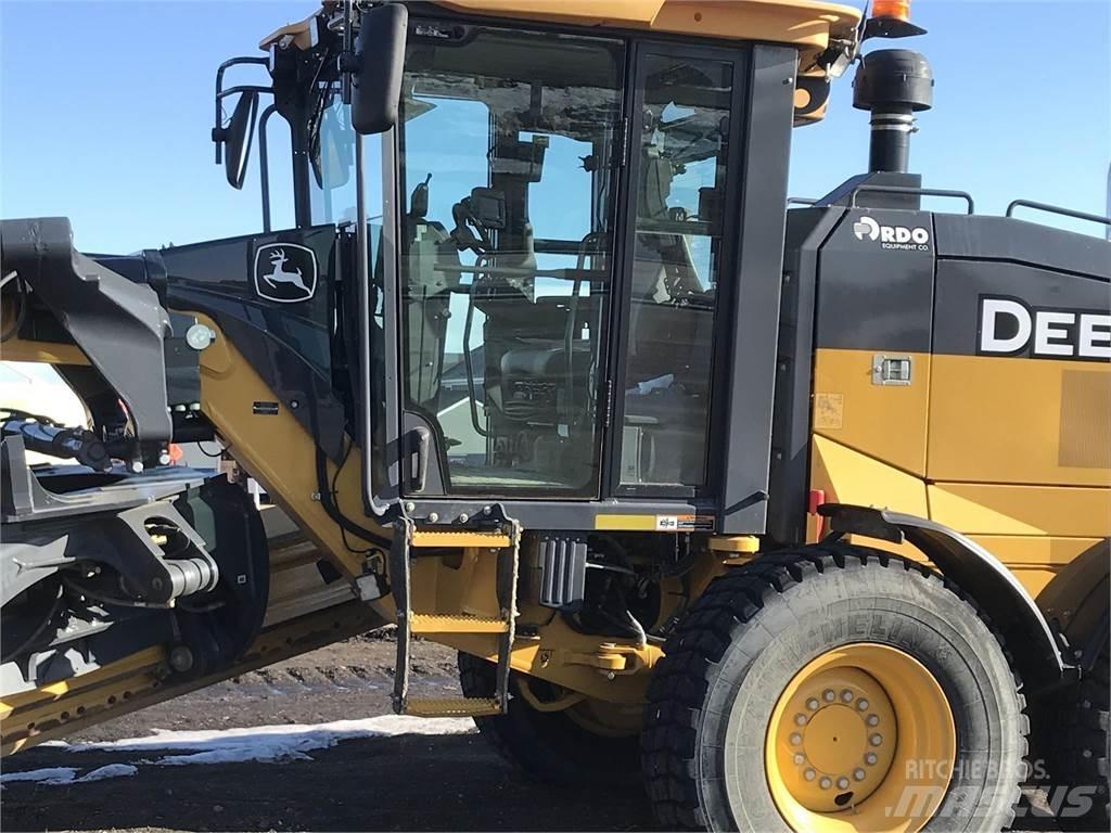 John Deere 872G Грейдери