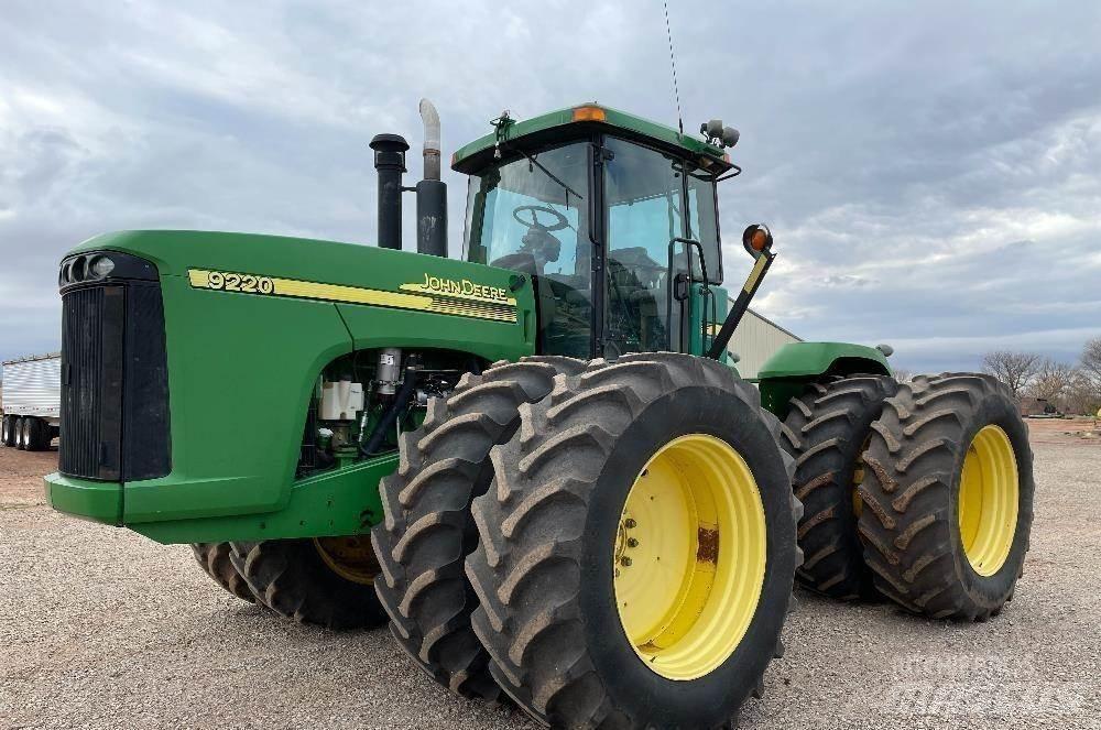 John Deere 9220 Трактори