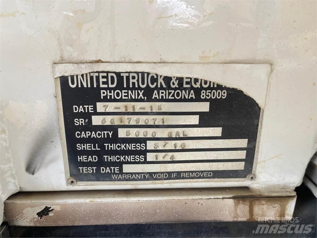 Kenworth T440 Цистерни за вода
