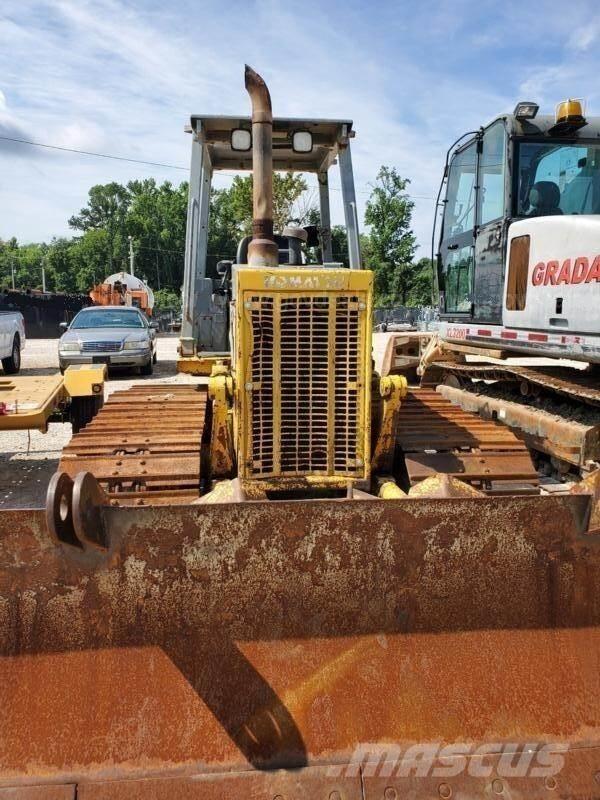 Komatsu D38P-1 LGP Верижни булдозери
