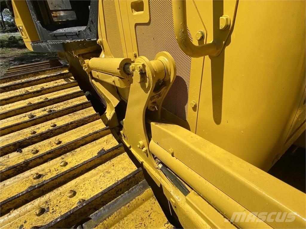 Komatsu D39PX-24 Верижни булдозери
