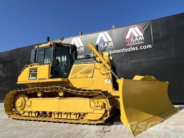 Komatsu D65PX-18 Верижни булдозери
