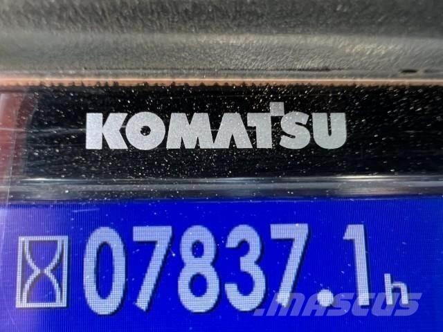 Komatsu D65PX-18 Верижни булдозери
